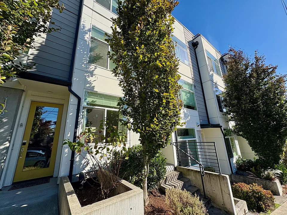 1122 24th Ave S