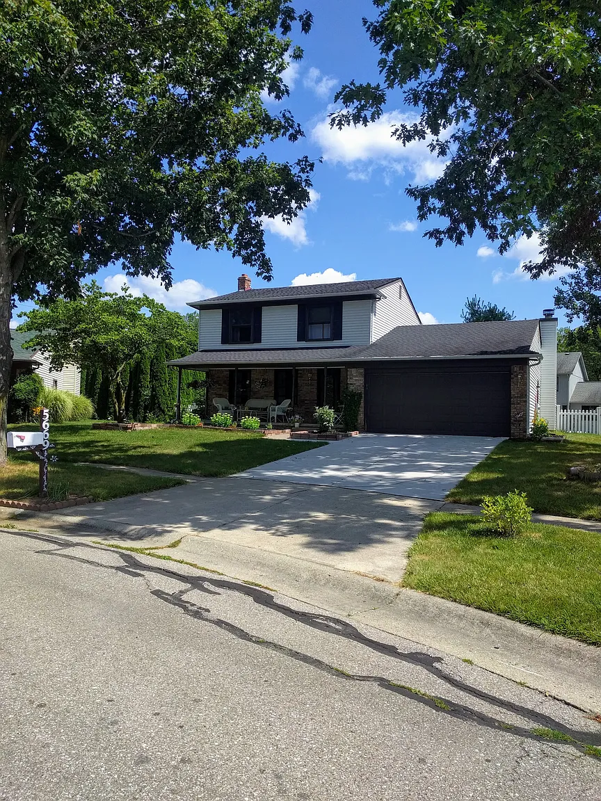 5669 Huntington Ct photo 1