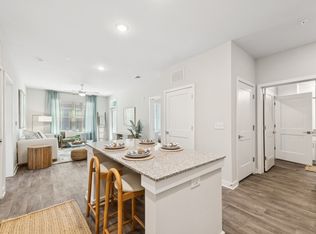 102 Francis Rd, Hendersonville, NC 28792