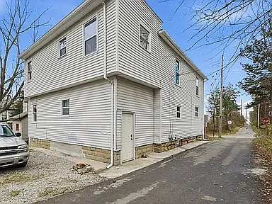 Building Photo - 81 Penn Ave #C