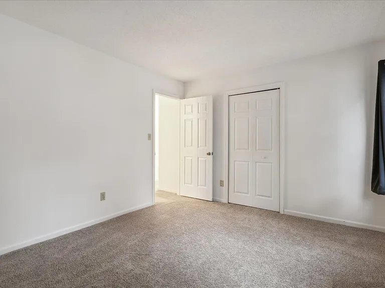 215 Old Bridge Ct — Photo 21