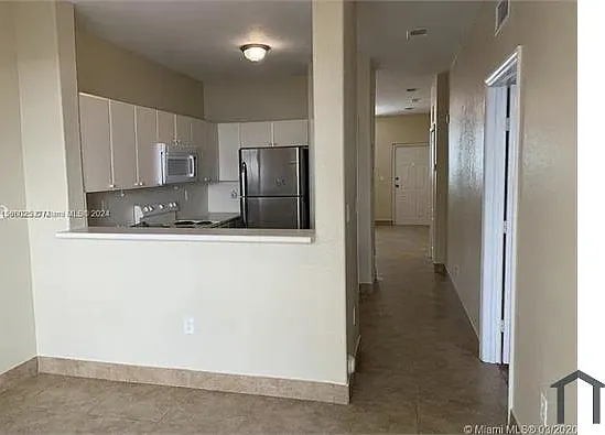 1651 SE 28th Ct — Photo 3