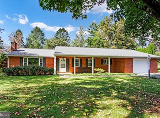 11805 Orchard Ln E, Waynesboro, PA 17268