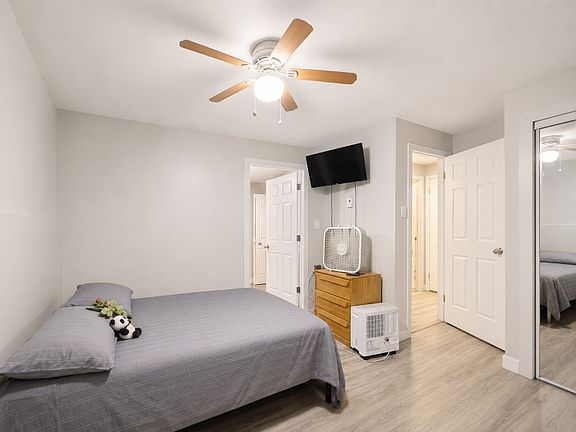 3rd image of 2610 Draper Ave #2