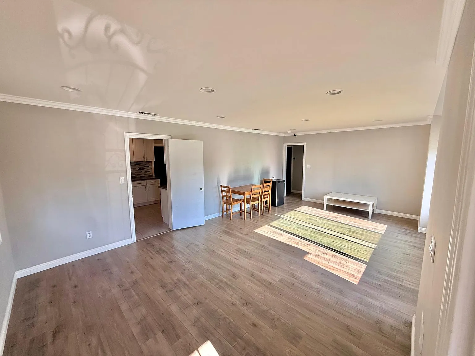 4 bed, 1699 sqft, $3,450 — Photo 3