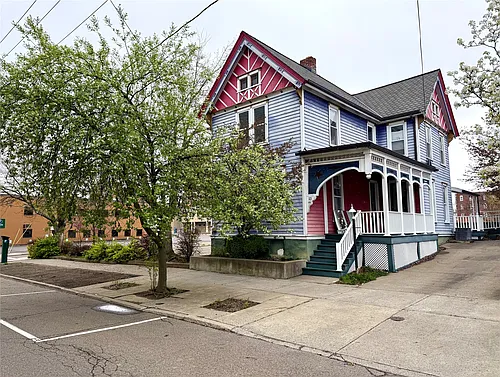 113 Hawley St Photo 1