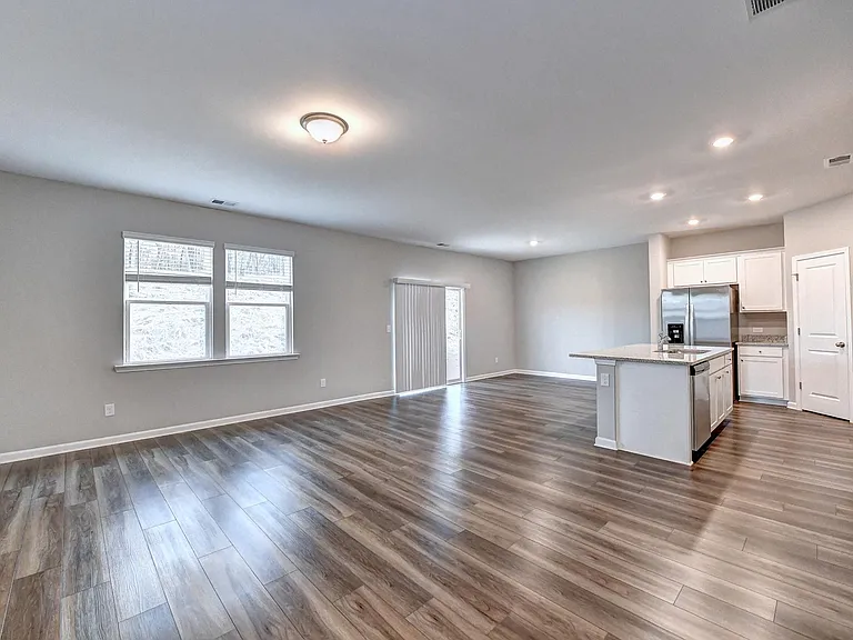 192 Golden Eagle Pkwy — Photo 17