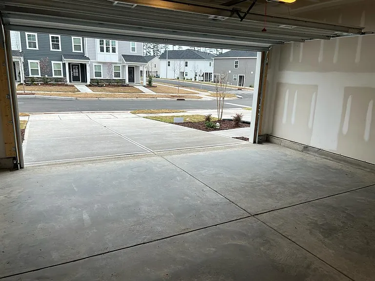 1303 Rosepine Dr — Photo 40