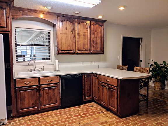 5th image of 2704 Belair St