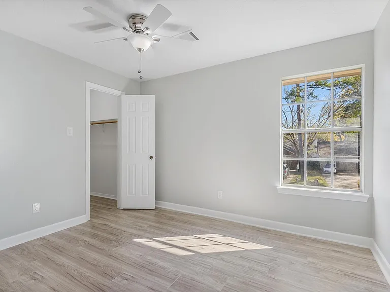 3642 Aldergrove Dr — Photo 14