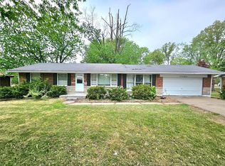 10465 Bellefontaine Rd, Saint Louis, MO 63137