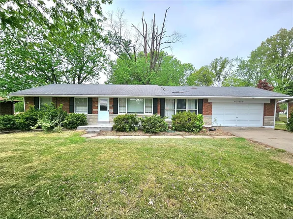 10465 Bellefontaine Rd, Saint Louis, MO 63137
