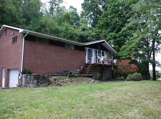 27 Jordan Ln, Pittsburgh, PA 15209