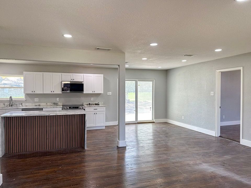 1st image of 5099 Woodland Dr