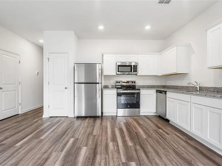 602 Jervis Way — Photo 14