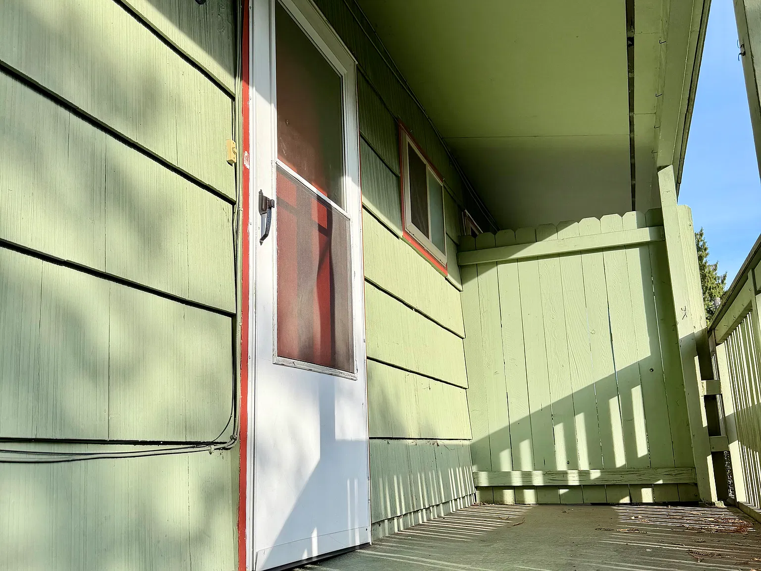 2 bed, 750 sqft, $2,200 — Photo 2