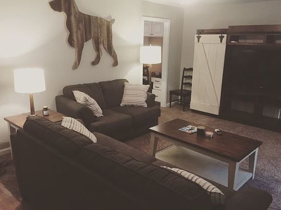 3rd image of 221 Springwood Dr