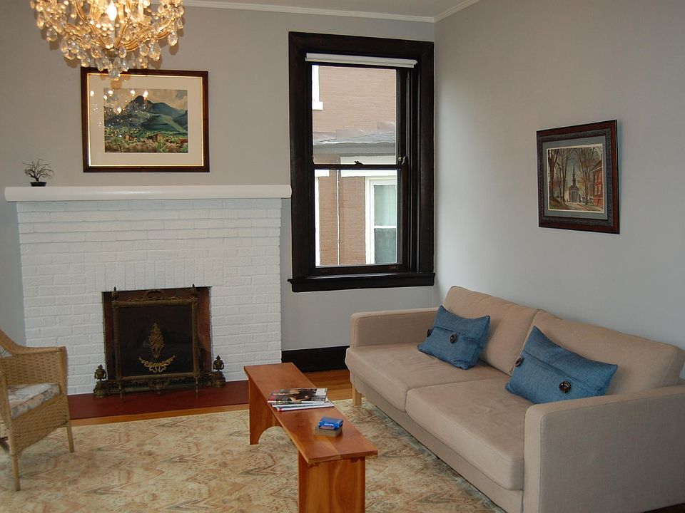 Front room: Dining/Office