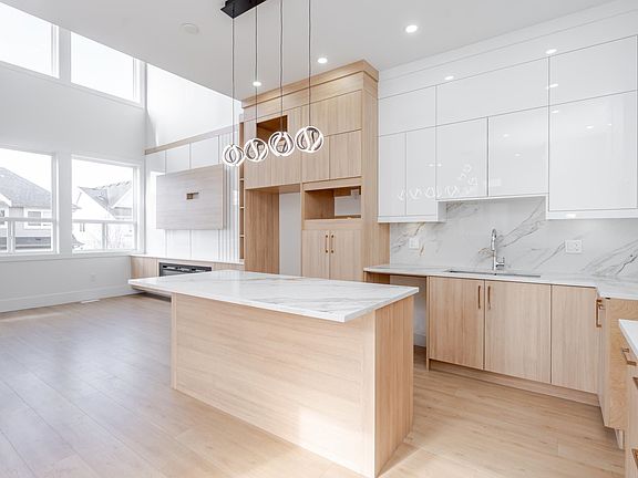 4th image of 8425 George St