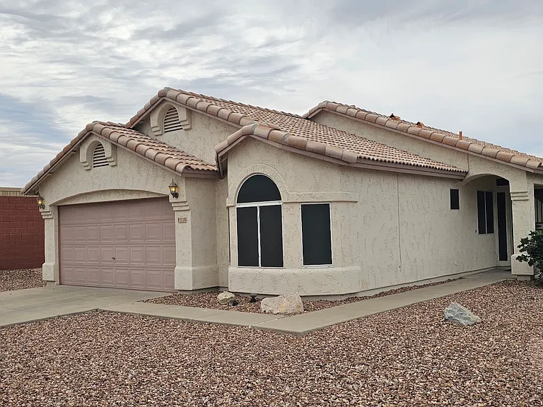1115 E Pontiac Dr — Photo 1