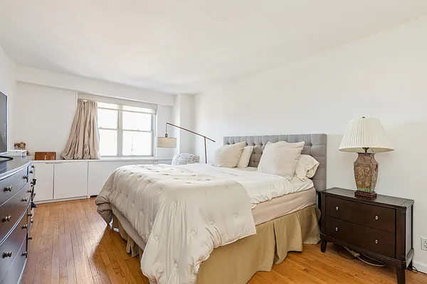 Rented by Compass | media 7