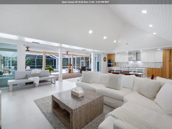 2943 Valencia Way, Fort Myers, FL 33901