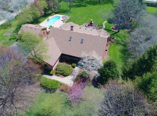 9002 Swanson Rd, Lake In The Hills, IL 60156