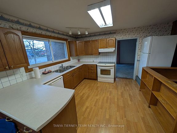 4th image of 1864 Manning Rd