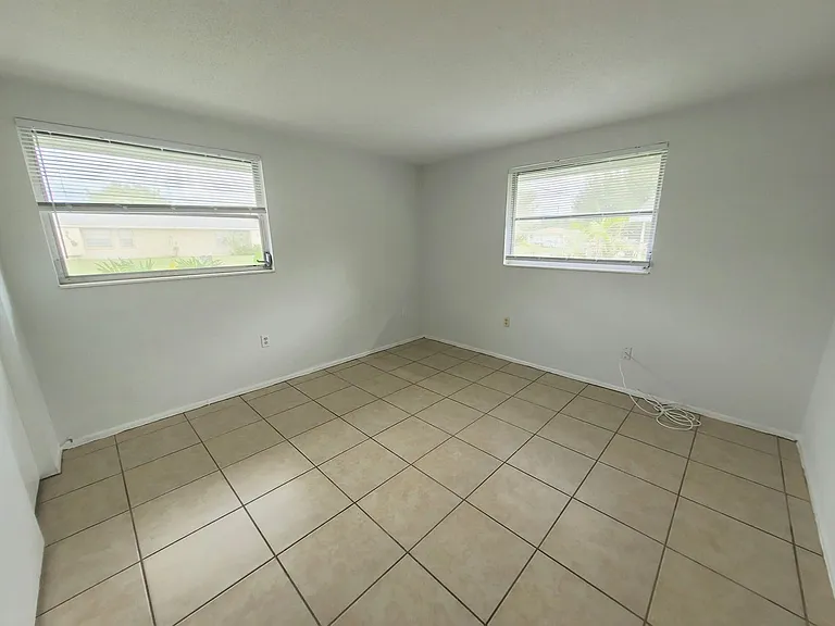 6916 Brentford Rd — Photo 15