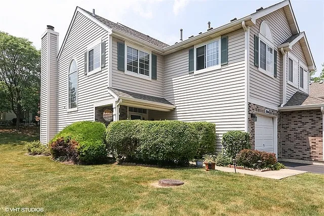 1044 Hinswood Dr photo 1
