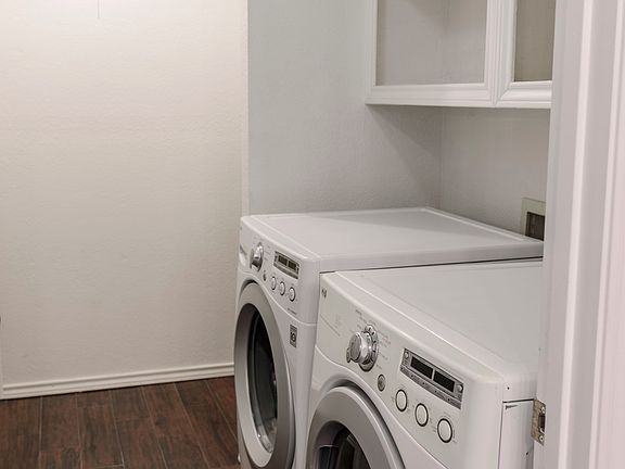 Large laundry & pantry