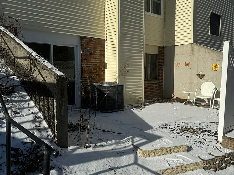 7S485 Lynn Dr — Photo 47