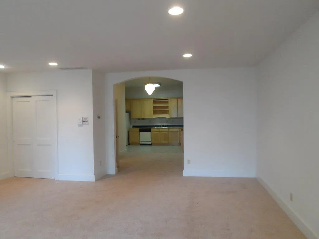 2 bed, 1153 sqft, $1,950 — Photo 3