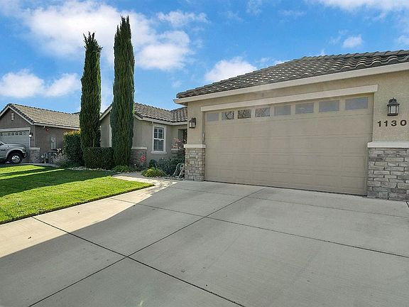 3rd image of 1130 Lancaster Way