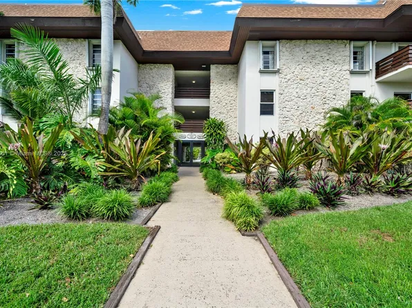 7473 SW 82nd St APT A311, Miami, FL 33143