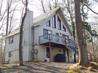 1112 Golf Course Dr, Gouldsboro, PA 18424