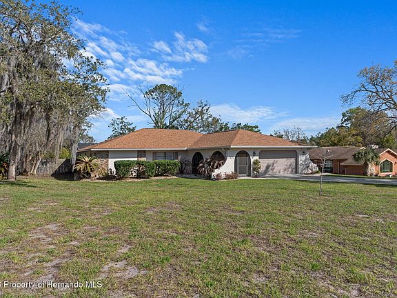 2nd image of 7851 Floral Dr