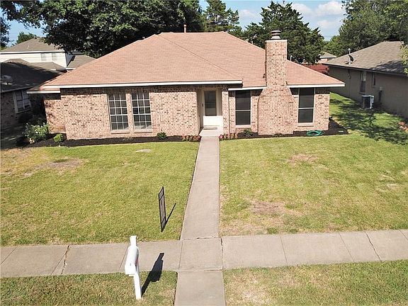 2nd image of 704 Robinlynn St
