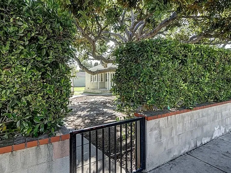 1430 Ocean Park Blvd — Photo 18