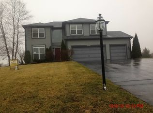 8775 Bentley Ln, Spring Grove, IL 60081