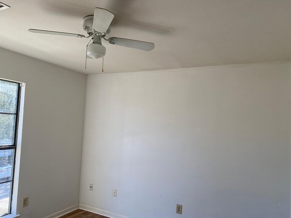 1st image of 15716 Riverdale Ave E