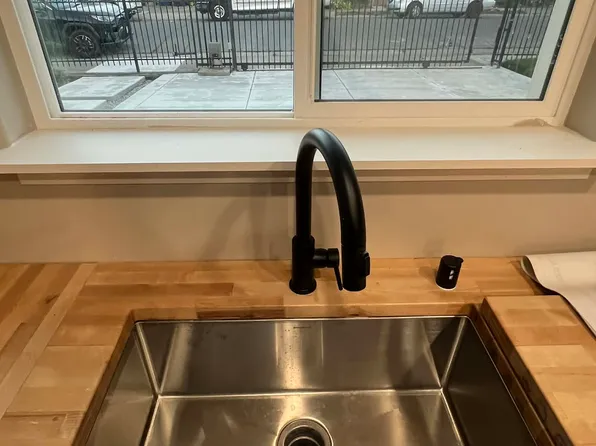 3308 41st St, Sacramento, CA 95817