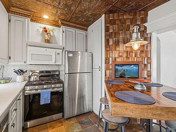 5th image of 44 Rand Ave #1