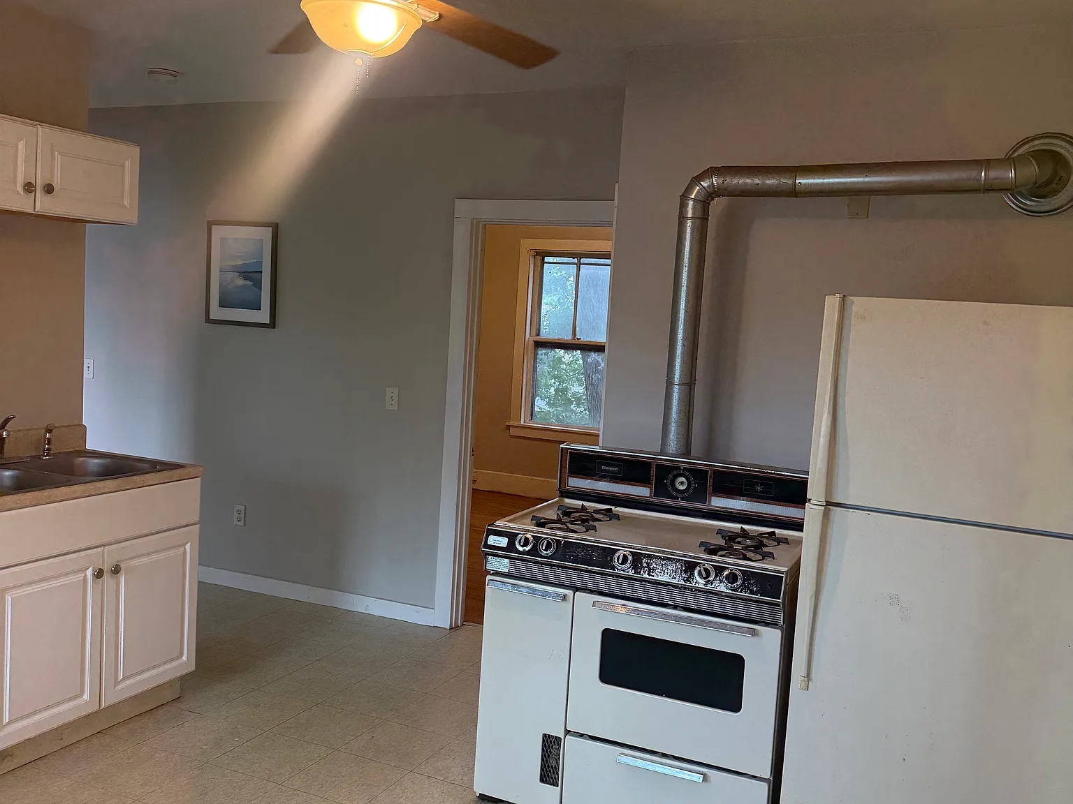 450 Cumberland Hill Rd — Photo 1