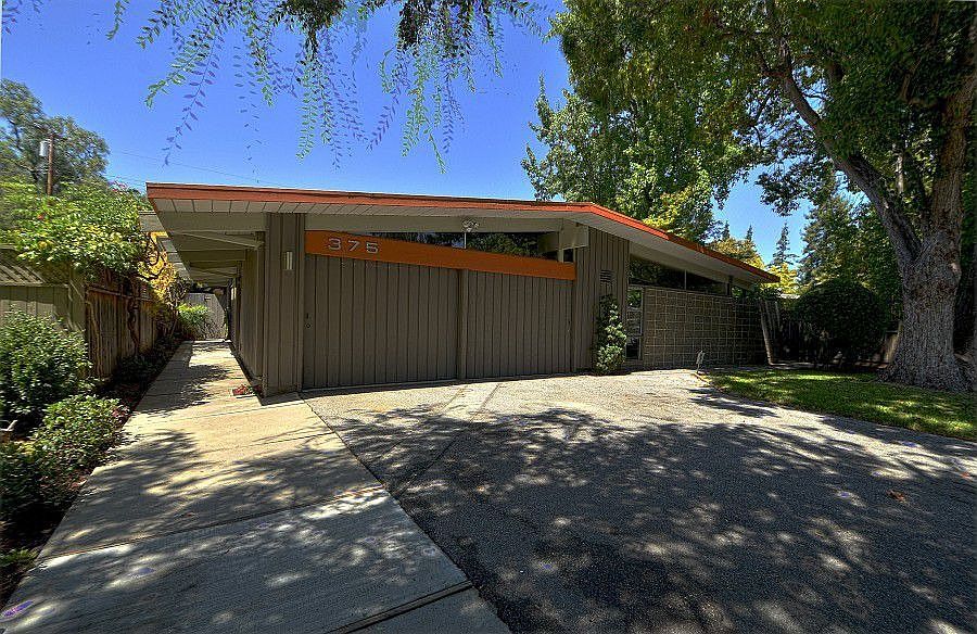 1st image of 375 Parkside Dr