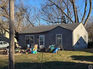 229 SE 35th Ter, Topeka, KS 66605