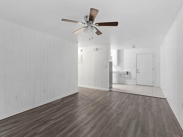615 E. Park Avenue — Photo 13