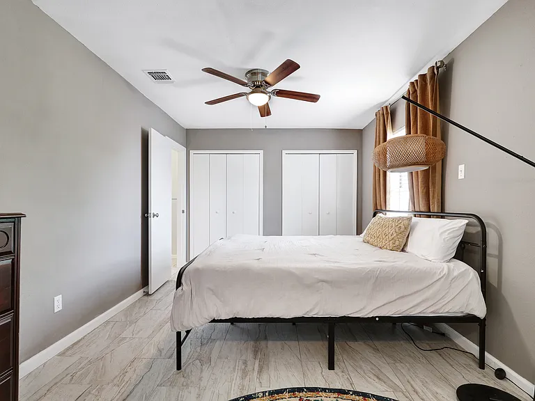 35 Storeywood Dr — Photo 16
