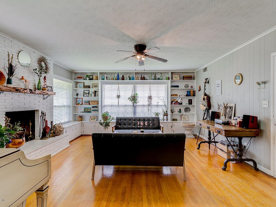 1st image of 7034 San Sabastian Ave