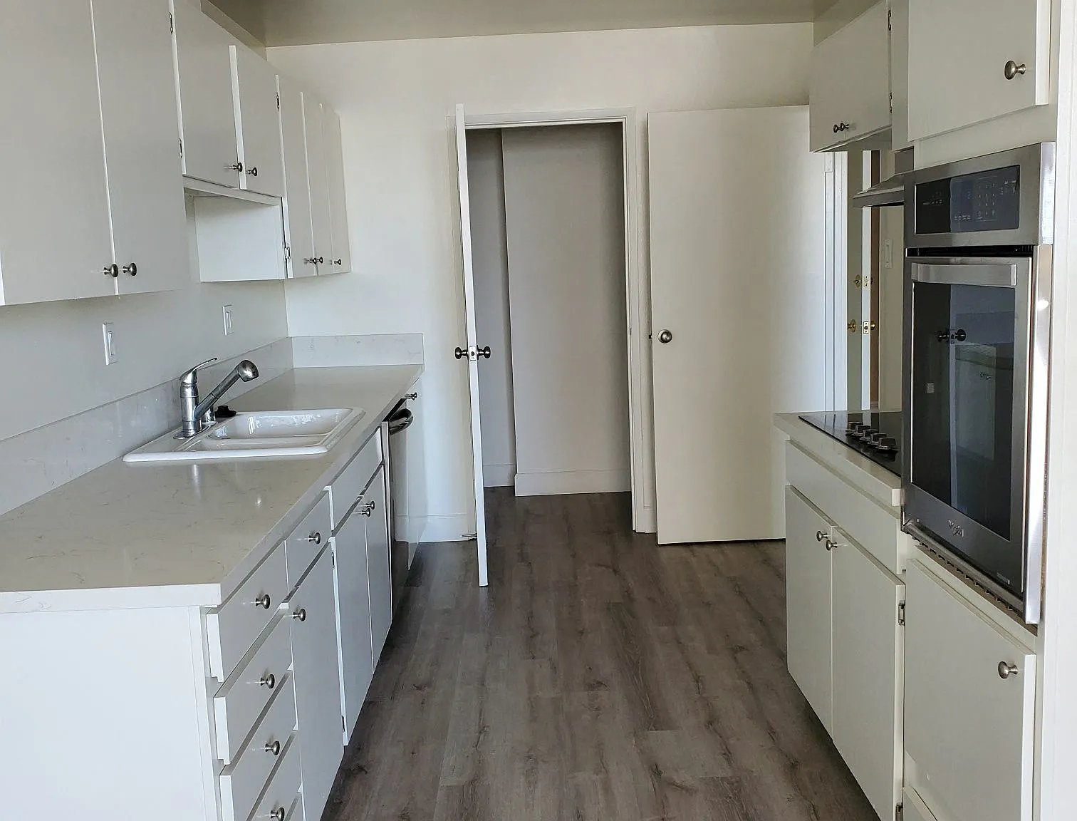 Long Beach Towers — Photo 2